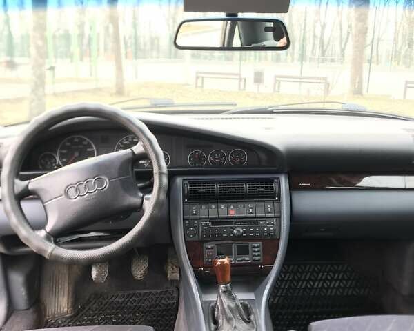 Синий Ауди А6, объемом двигателя 2.6 л и пробегом 300 тыс. км за 3200 $, фото 4 на Automoto.ua