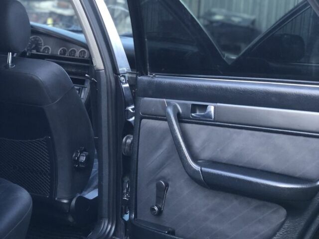 Синий Ауди А6, объемом двигателя 2.5 л и пробегом 350 тыс. км за 2700 $, фото 7 на Automoto.ua