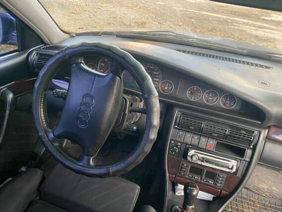 Ауді А6 1996 у Каменце-Подольском на Automoto.ua Синій Ауді А6, об'ємом двигуна 2.6 л та пробігом 360 тис. км за 1900 $, фото 5 на Automoto.ua