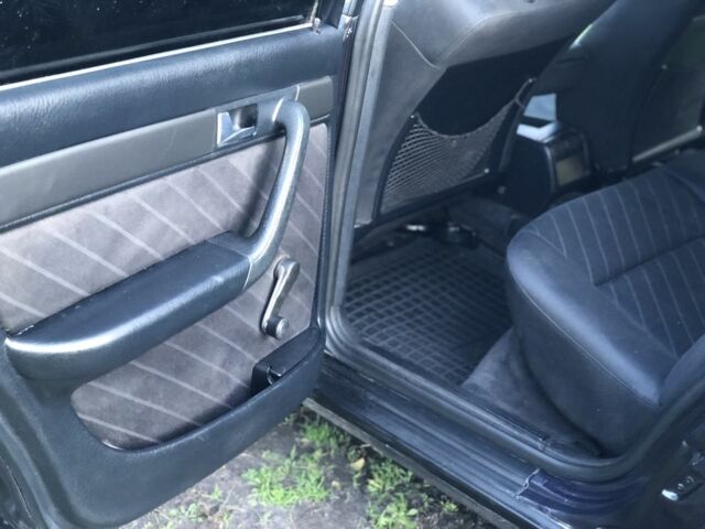 Синий Ауди А6, объемом двигателя 2.5 л и пробегом 350 тыс. км за 2700 $, фото 9 на Automoto.ua