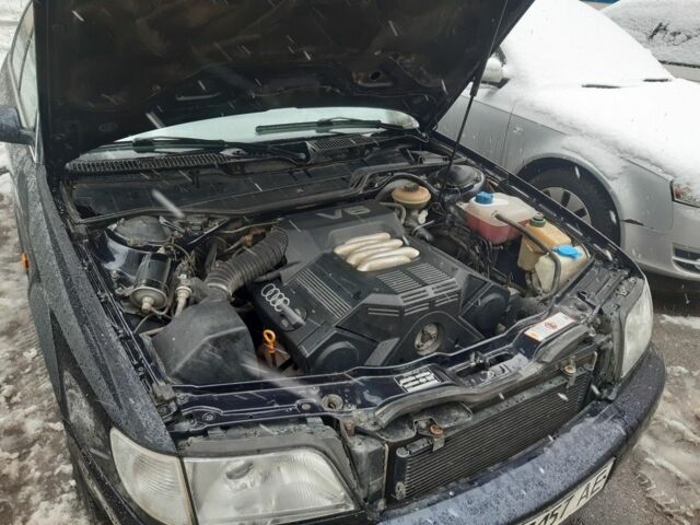 Синий Ауди А6, объемом двигателя 2.6 л и пробегом 349 тыс. км за 3500 $, фото 6 на Automoto.ua