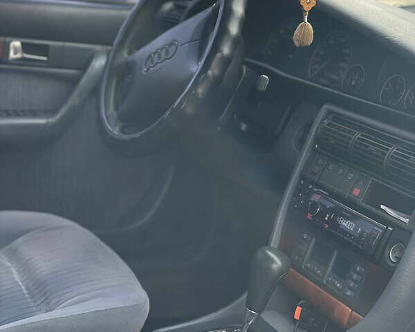 Синий Ауди А6, объемом двигателя 2.6 л и пробегом 416 тыс. км за 3000 $, фото 11 на Automoto.ua