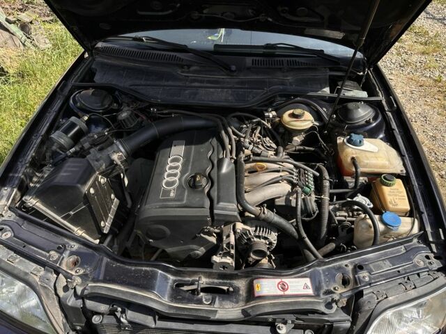 Синий Ауди А6, объемом двигателя 1.8 л и пробегом 250 тыс. км за 3850 $, фото 5 на Automoto.ua