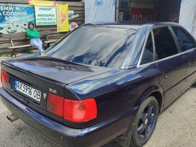 Синий Ауди А6, объемом двигателя 2.6 л и пробегом 284 тыс. км за 3400 $, фото 5 на Automoto.ua