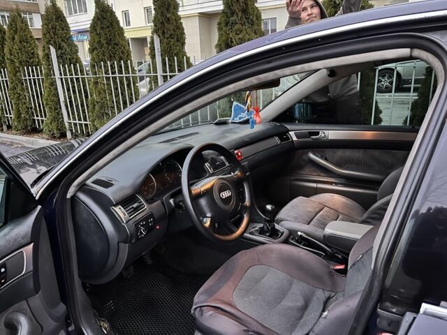 Синий Ауди А6, объемом двигателя 1.8 л и пробегом 360 тыс. км за 2800 $, фото 8 на Automoto.ua