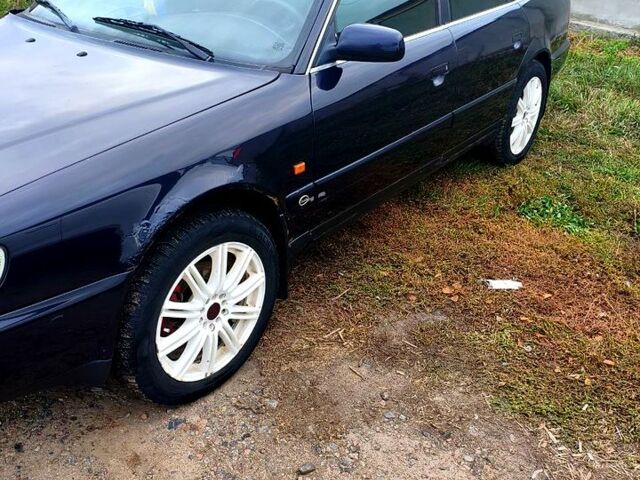 Синий Ауди А6, объемом двигателя 2.5 л и пробегом 500 тыс. км за 3500 $, фото 1 на Automoto.ua