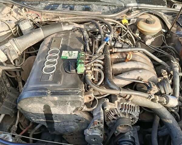 Синій Ауді А6, об'ємом двигуна 1.8 л та пробігом 380 тис. км за 2500 $, фото 9 на Automoto.ua