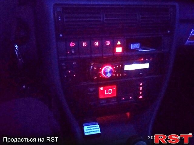 Синий Ауди А6, объемом двигателя 2.6 л и пробегом 300 тыс. км за 2900 $, фото 1 на Automoto.ua