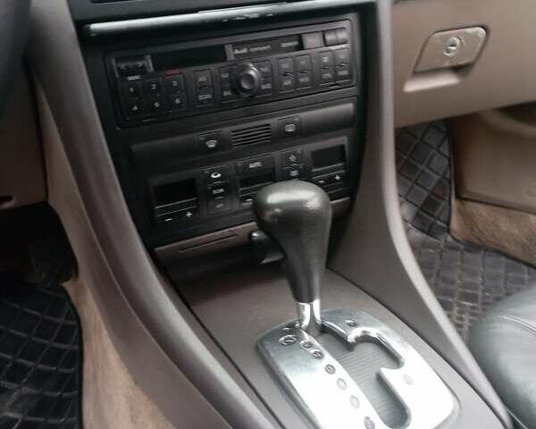 Синій Ауді А6, об'ємом двигуна 1.8 л та пробігом 364 тис. км за 3500 $, фото 10 на Automoto.ua