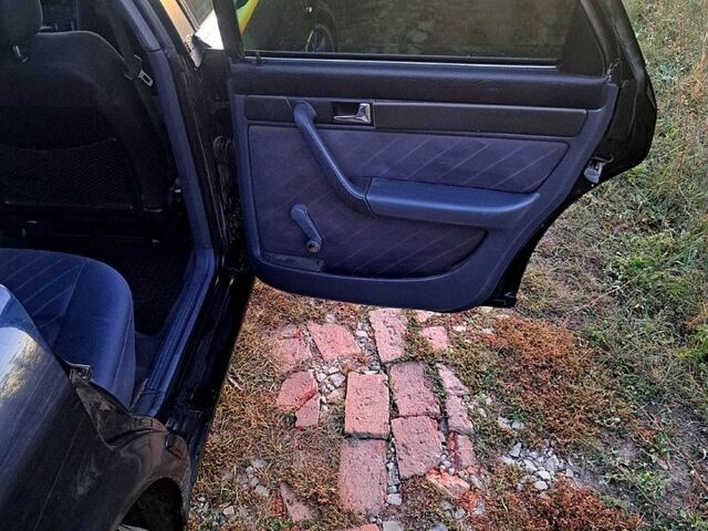 Синий Ауди А6, объемом двигателя 2.6 л и пробегом 213 тыс. км за 2850 $, фото 4 на Automoto.ua