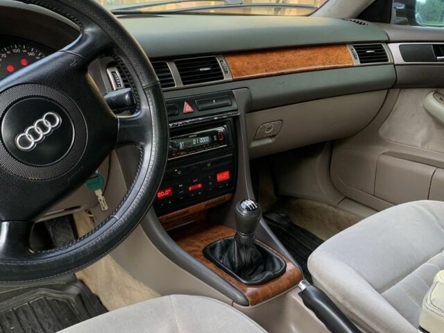 Синий Ауди А6, объемом двигателя 2.4 л и пробегом 400 тыс. км за 3000 $, фото 4 на Automoto.ua