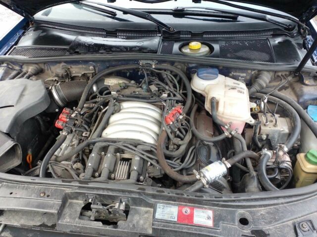 Синий Ауди А6, объемом двигателя 2.8 л и пробегом 304 тыс. км за 3500 $, фото 6 на Automoto.ua