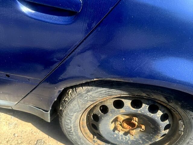 Синій Ауді А6, об'ємом двигуна 1.8 л та пробігом 0 тис. км за 1600 $, фото 4 на Automoto.ua