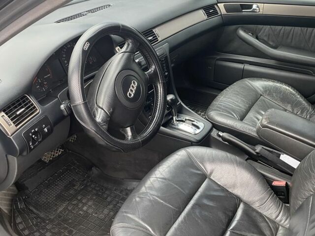 Синий Ауди А6, объемом двигателя 2.5 л и пробегом 330 тыс. км за 3350 $, фото 5 на Automoto.ua