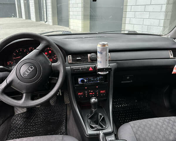 Синій Ауді А6, об'ємом двигуна 1.78 л та пробігом 440 тис. км за 3599 $, фото 5 на Automoto.ua