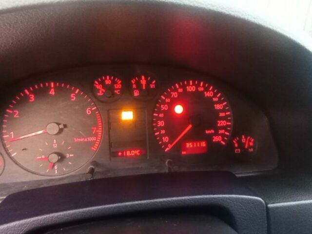 Синий Ауди А6, объемом двигателя 2.4 л и пробегом 380 тыс. км за 4800 $, фото 5 на Automoto.ua