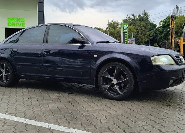 Синий Ауди А6, объемом двигателя 1.8 л и пробегом 300 тыс. км за 3500 $, фото 4 на Automoto.ua