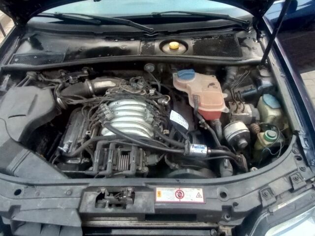 Синий Ауди А6, объемом двигателя 2.4 л и пробегом 380 тыс. км за 4800 $, фото 1 на Automoto.ua