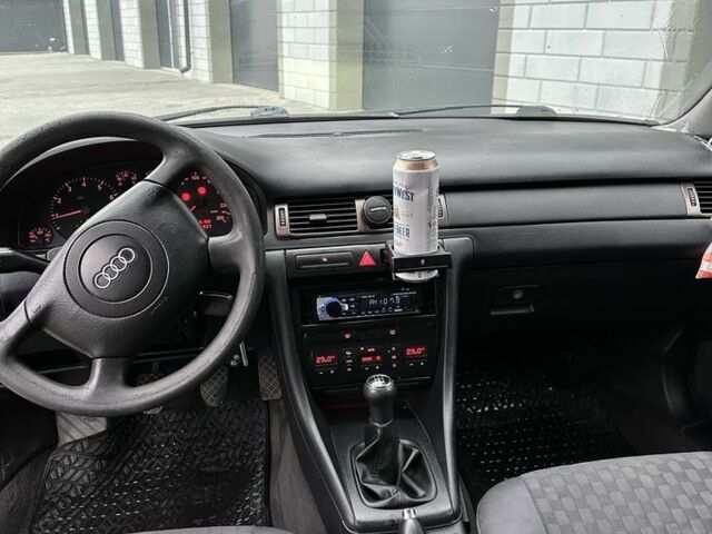 Синий Ауди А6, объемом двигателя 1.8 л и пробегом 400 тыс. км за 3599 $, фото 5 на Automoto.ua