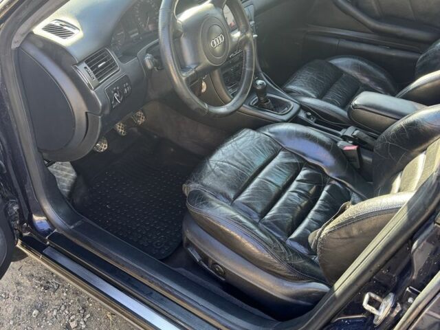 Ауді А6 1998 у Верховине на Automoto.ua Синій Ауді А6, об'ємом двигуна 1.8 л та пробігом 373 тис. км за 2700 $, фото 9 на Automoto.ua