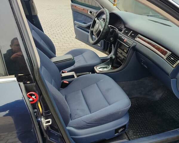 Синий Ауди А6, объемом двигателя 2.4 л и пробегом 350 тыс. км за 4500 $, фото 1 на Automoto.ua