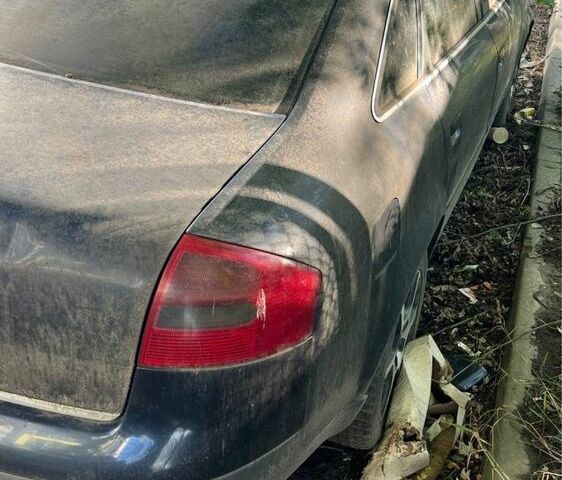 Синий Ауди А6, объемом двигателя 2.5 л и пробегом 299 тыс. км за 599 $, фото 2 на Automoto.ua