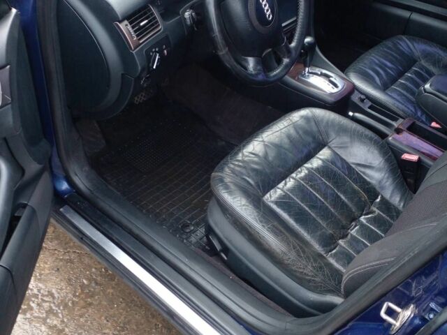 Синий Ауди А6, объемом двигателя 2.8 л и пробегом 304 тыс. км за 3500 $, фото 4 на Automoto.ua