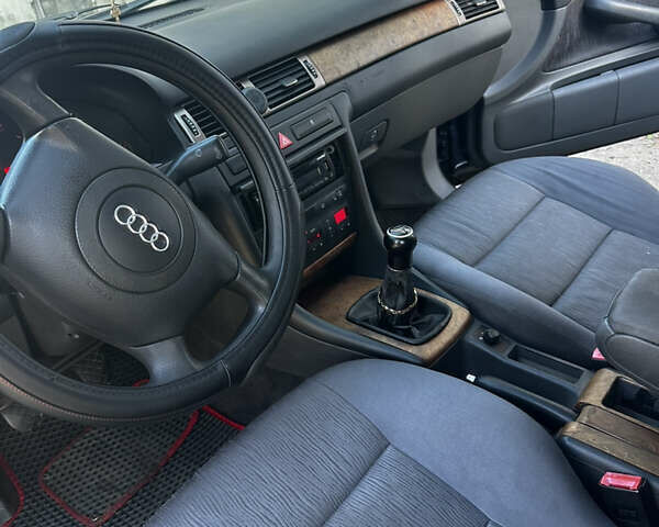 Синий Ауди А6, объемом двигателя 2.5 л и пробегом 412 тыс. км за 4500 $, фото 4 на Automoto.ua