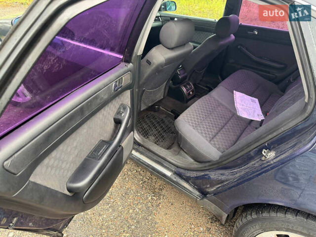 Синий Ауди А6, объемом двигателя 1.7 л и пробегом 400 тыс. км за 2999 $, фото 8 на Automoto.ua