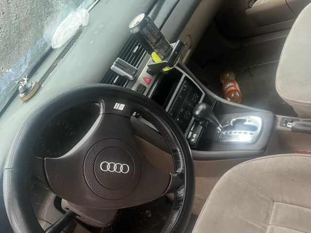 Синий Ауди А6, объемом двигателя 1.8 л и пробегом 2 тыс. км за 1183 $, фото 5 на Automoto.ua