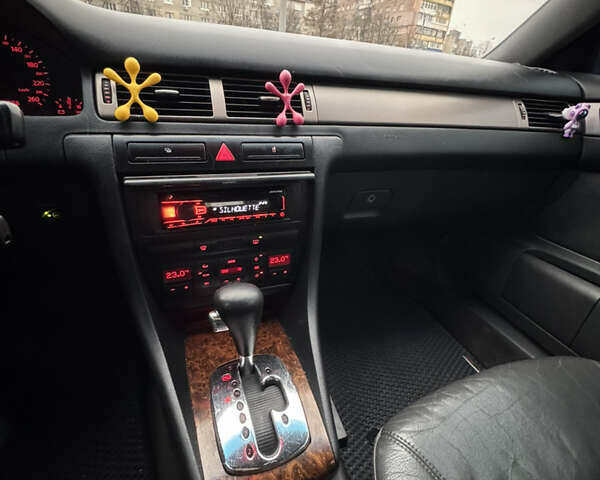 Синий Ауди А6, объемом двигателя 1.78 л и пробегом 370 тыс. км за 4800 $, фото 5 на Automoto.ua