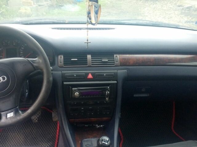 Синій Ауді А6, об'ємом двигуна 1.8 л та пробігом 520 тис. км за 2800 $, фото 5 на Automoto.ua