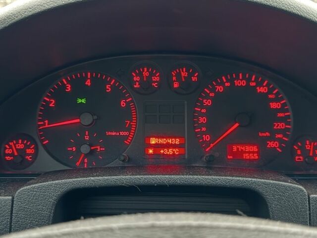 Синий Ауди А6, объемом двигателя 1.8 л и пробегом 370 тыс. км за 4800 $, фото 5 на Automoto.ua