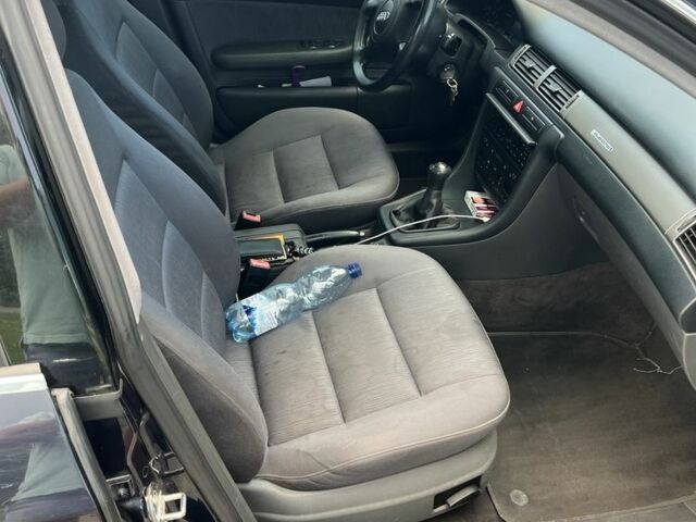 Синий Ауди А6, объемом двигателя 2.5 л и пробегом 280 тыс. км за 3000 $, фото 6 на Automoto.ua