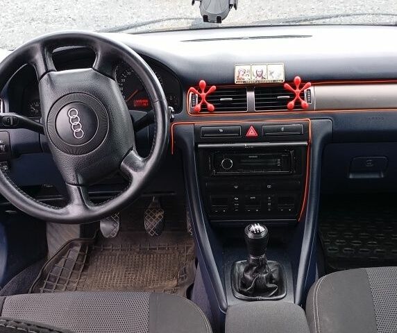 Синій Ауді А6, об'ємом двигуна 1.8 л та пробігом 430 тис. км за 3509 $, фото 5 на Automoto.ua