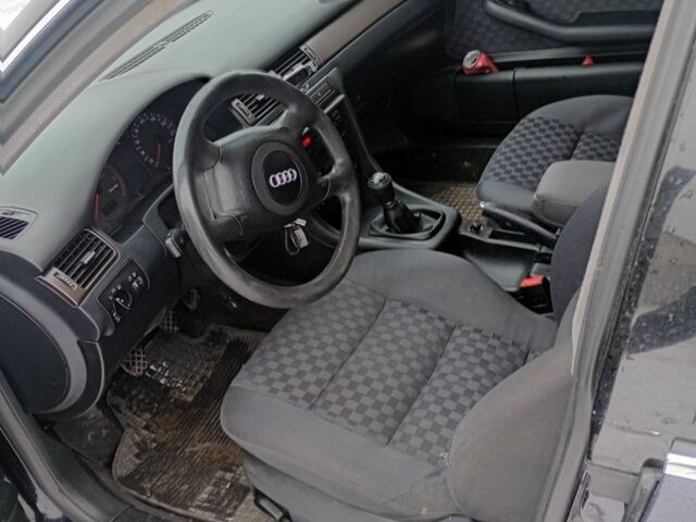 Синий Ауди А6, объемом двигателя 0 л и пробегом 390 тыс. км за 2800 $, фото 5 на Automoto.ua