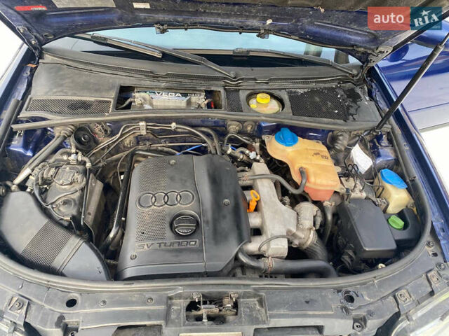 Синій Ауді А6, об'ємом двигуна 1.8 л та пробігом 375 тис. км за 4100 $, фото 9 на Automoto.ua