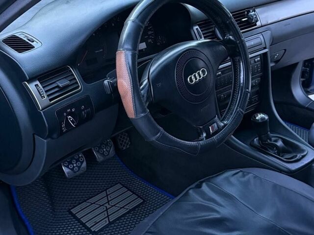 Синий Ауди А6, объемом двигателя 2.5 л и пробегом 321 тыс. км за 3800 $, фото 1 на Automoto.ua