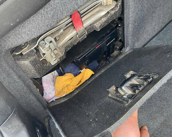 Синій Ауді А6, об'ємом двигуна 1.8 л та пробігом 375 тис. км за 4100 $, фото 11 на Automoto.ua