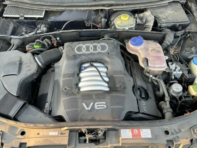 Синий Ауди А6, объемом двигателя 2.4 л и пробегом 185 тыс. км за 2376 $, фото 22 на Automoto.ua