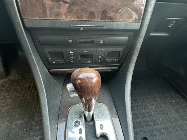 Синий Ауди А6, объемом двигателя 2.4 л и пробегом 185 тыс. км за 2376 $, фото 14 на Automoto.ua