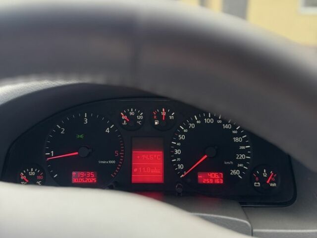 Синій Ауді А6, об'ємом двигуна 2.5 л та пробігом 3 тис. км за 3800 $, фото 5 на Automoto.ua