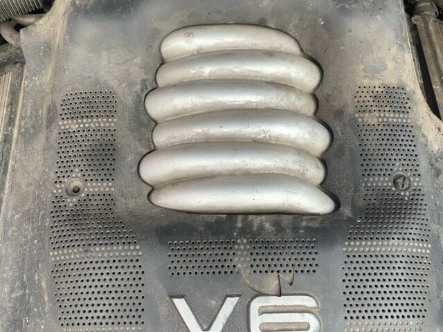 Синий Ауди А6, объемом двигателя 2.4 л и пробегом 185 тыс. км за 2376 $, фото 7 на Automoto.ua