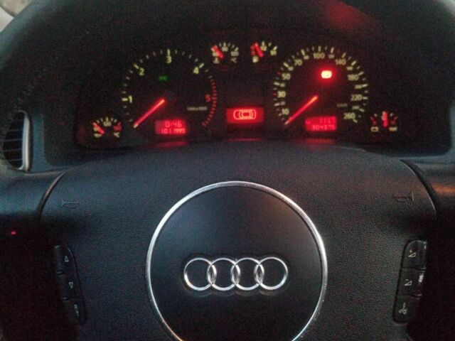 Синий Ауди А6, объемом двигателя 2.5 л и пробегом 300 тыс. км за 2700 $, фото 6 на Automoto.ua