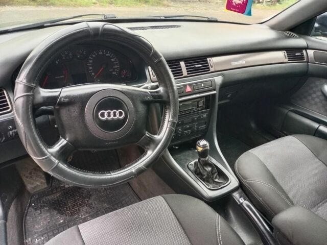 Синій Ауді А6, об'ємом двигуна 0 л та пробігом 300 тис. км за 2250 $, фото 4 на Automoto.ua