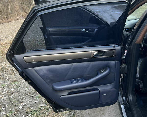 Синий Ауди А6, объемом двигателя 1.78 л и пробегом 310 тыс. км за 4500 $, фото 9 на Automoto.ua