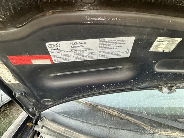 Синий Ауди А6, объемом двигателя 2.4 л и пробегом 185 тыс. км за 2376 $, фото 23 на Automoto.ua