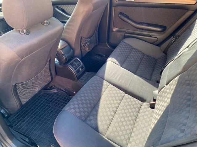 Синий Ауди А6, объемом двигателя 1.8 л и пробегом 199 тыс. км за 3999 $, фото 8 на Automoto.ua