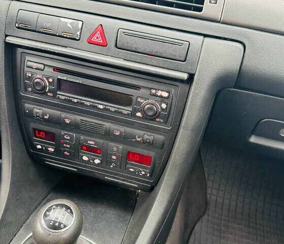 Синий Ауди А6, объемом двигателя 2.5 л и пробегом 389 тыс. км за 4500 $, фото 26 на Automoto.ua