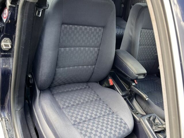 Синий Ауди А6, объемом двигателя 1.9 л и пробегом 3 тыс. км за 2900 $, фото 7 на Automoto.ua